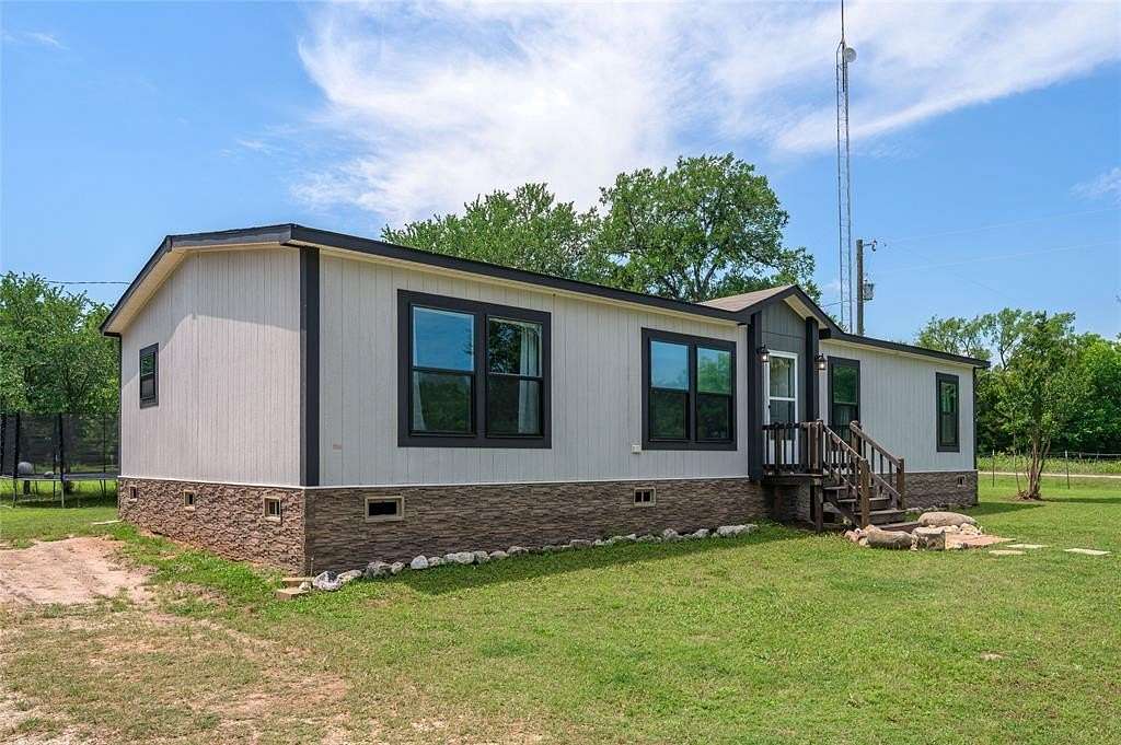 7.62 Acres of Land with Home for Sale in Sherman, Texas