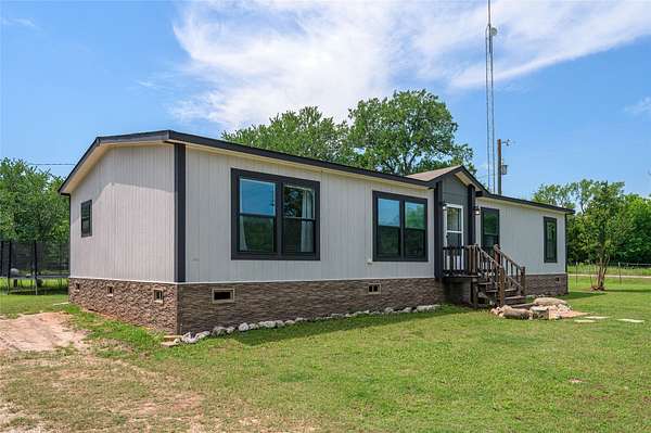 7.62 Acres of Land with Home for Sale in Sherman, Texas