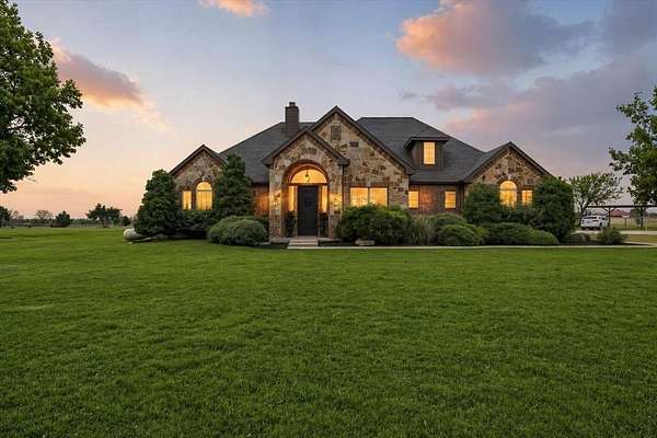10 Acres of Land with Home for Sale in Red Oak, Texas