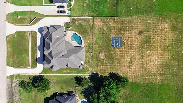 1.5 Acres of Land with Home for Sale in Rockwall, Texas