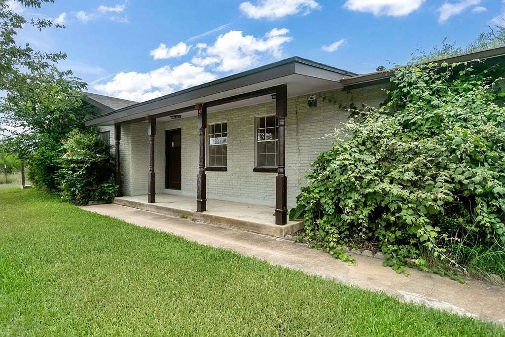 10 Acres of Land for Sale in Stonewall, Texas