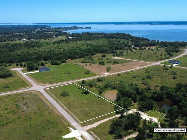 1.25 Acres of Residential Land for Sale in Corsicana, Texas