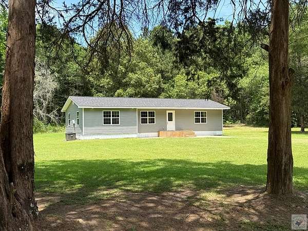 1.5 Acres of Land with Home for Sale in Maud, Texas