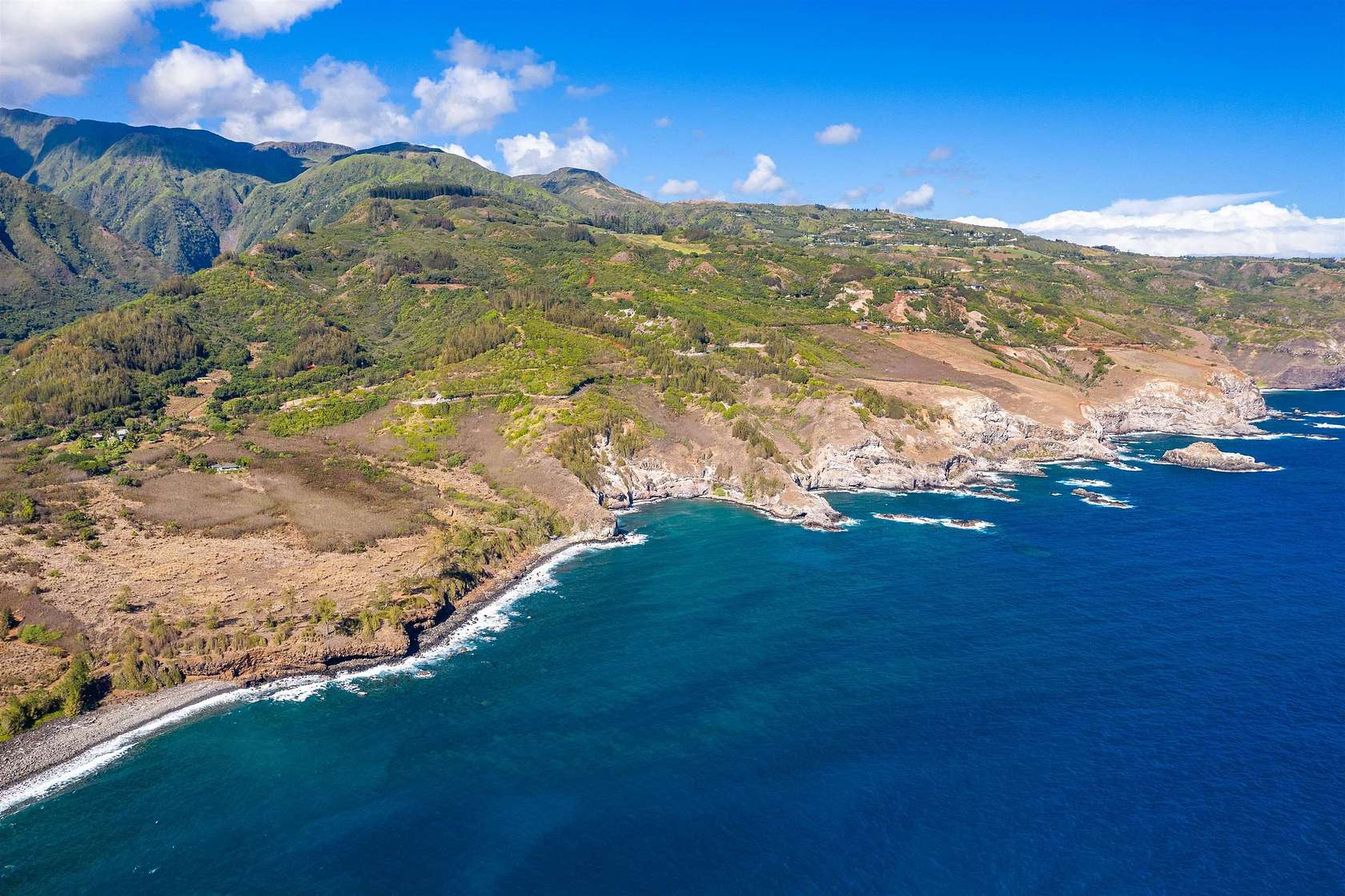 370 Acres of Land for Sale in Wailuku, Hawaii