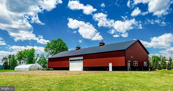 18 Acres of Land with Home for Sale in Leesburg, Virginia