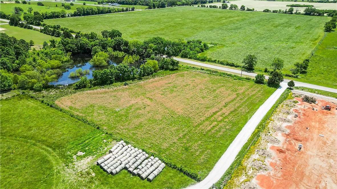 5 Acres of Land for Sale in Pea Ridge, Arkansas