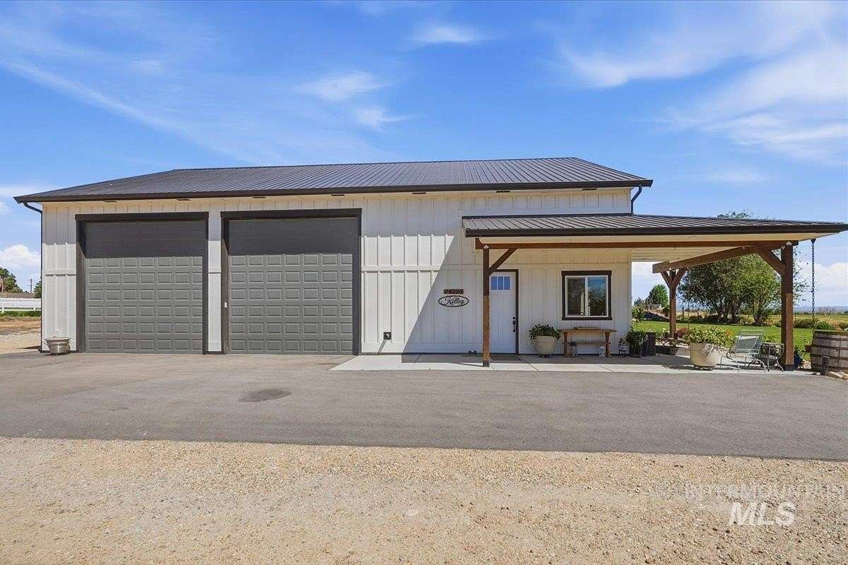 1.5 Acres of Land with Home for Sale in Caldwell, Idaho