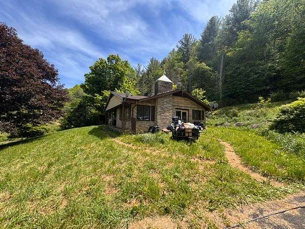 15 Acres of Land with Home for Sale in Whitetop, Virginia