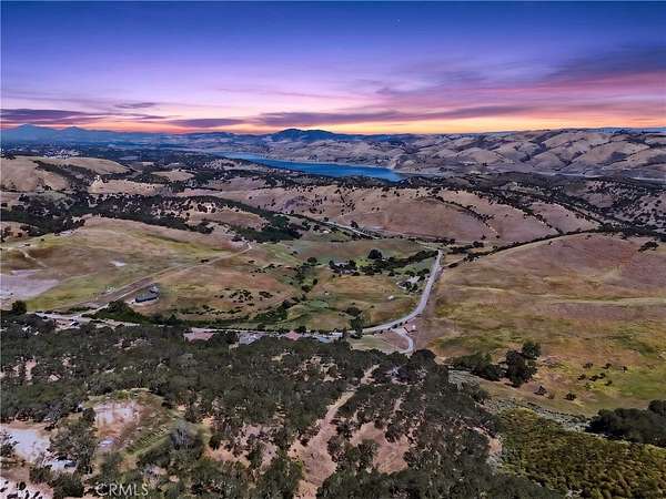 10 Acres of Residential Land for Sale in Bradley, California