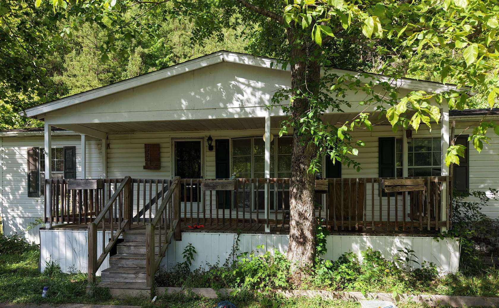 4 Acres of Land with Home for Sale in Collinwood, Tennessee