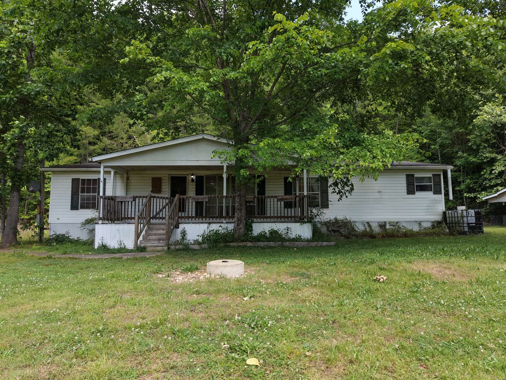 4 Acres of Land with Home for Sale in Collinwood, Tennessee