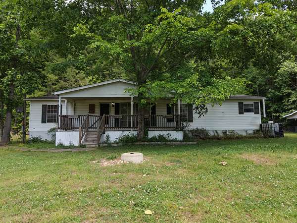 4 Acres of Land with Home for Sale in Collinwood, Tennessee