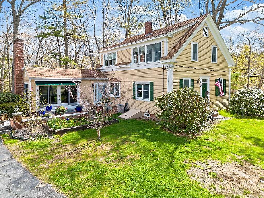 2.7 Acres of Land with Home for Sale in Dresden Town, Maine