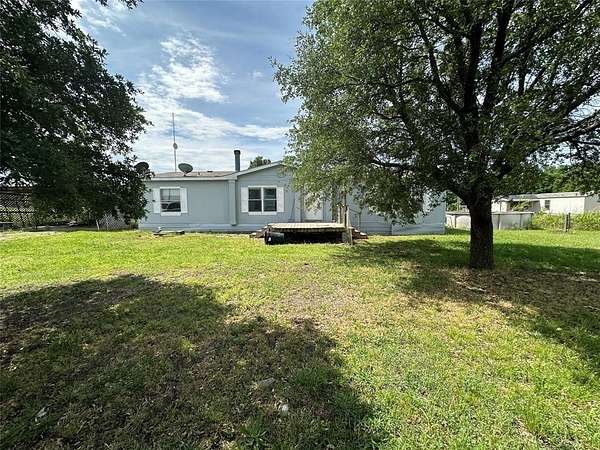 2.16 Acres of Land with Home for Sale in Whitesboro, Texas