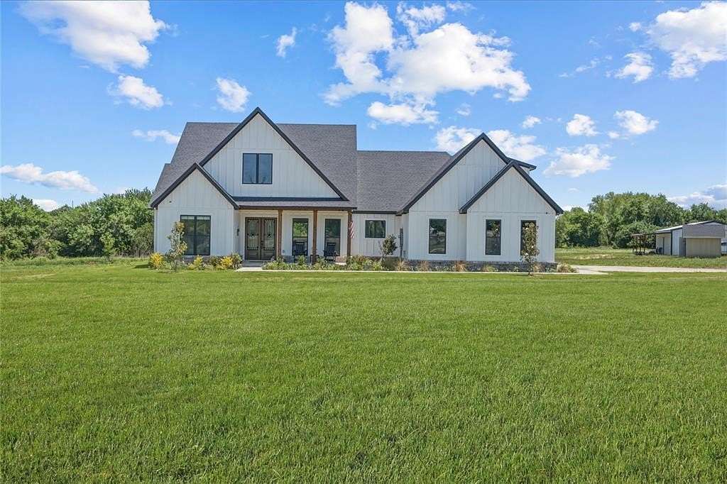 10.1 Acres of Recreational Land with Home for Sale in Rio Vista, Texas