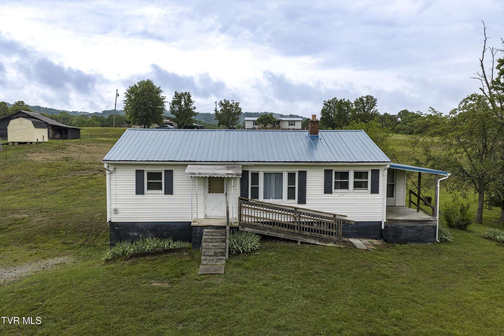 2 Acres of Land with Home for Sale in Bulls Gap, Tennessee
