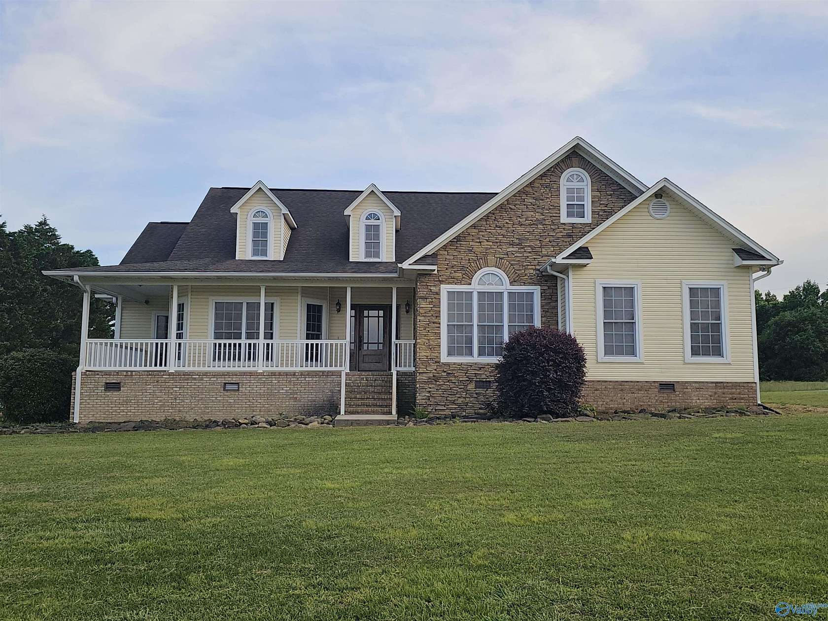 18.2 Acres of Land with Home for Sale in Section, Alabama