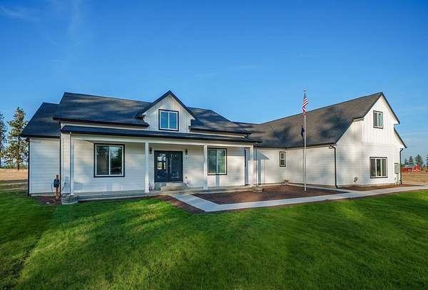 10 Acres of Land with Home for Sale in Nine Mile Falls, Washington