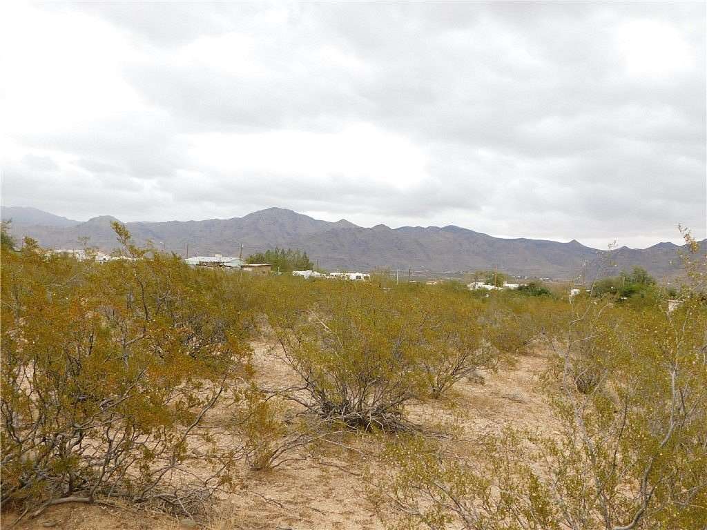 2.35 Acres of Residential Land for Sale in Golden Valley, Arizona