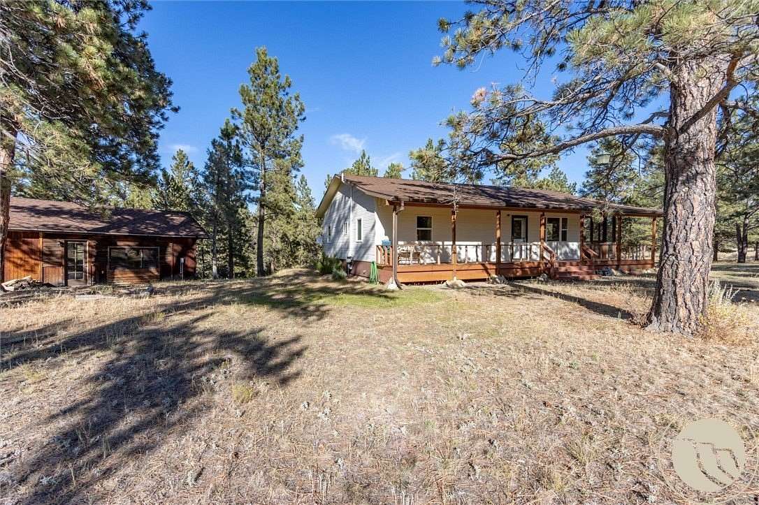 10 Acres of Land with Home for Sale in Columbus, Montana