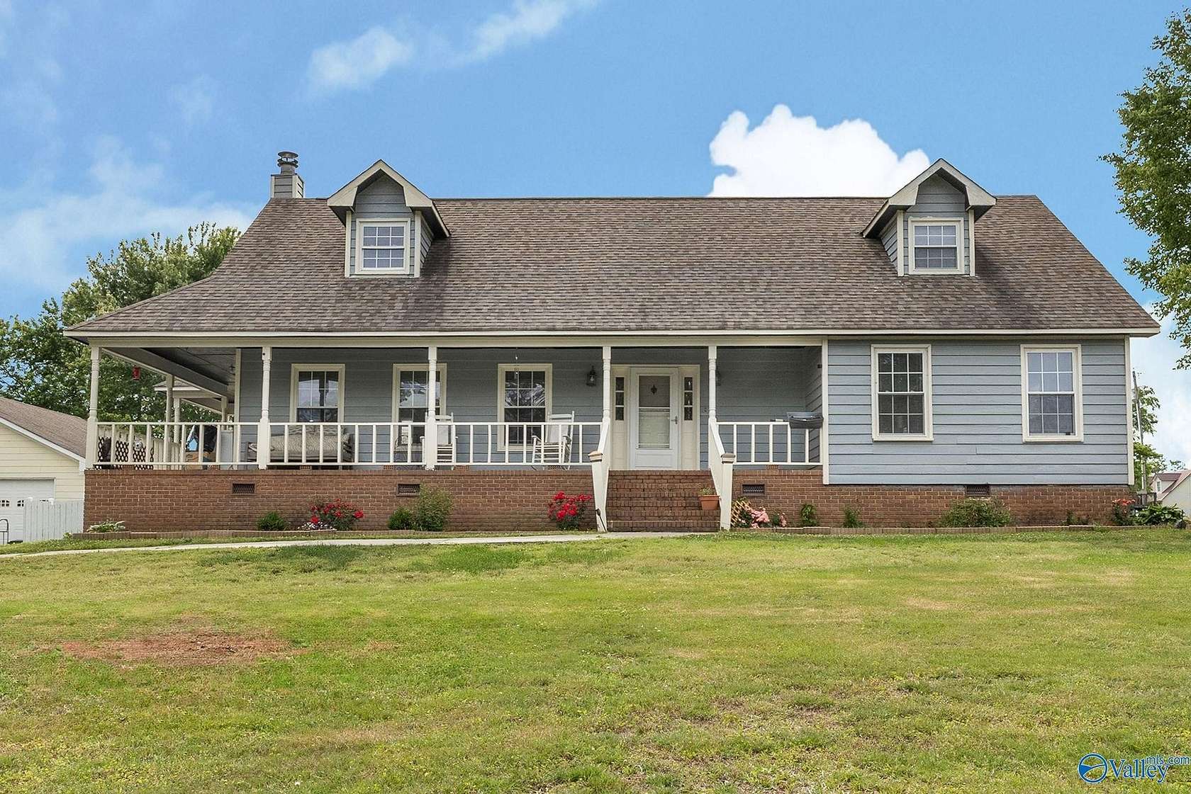 2.4 Acres of Land with Home for Sale in Guntersville, Alabama
