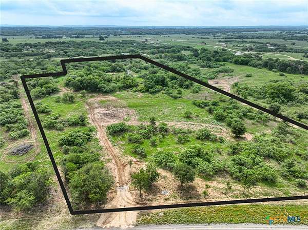 13.7 Acres of Land for Sale in Luling, Texas