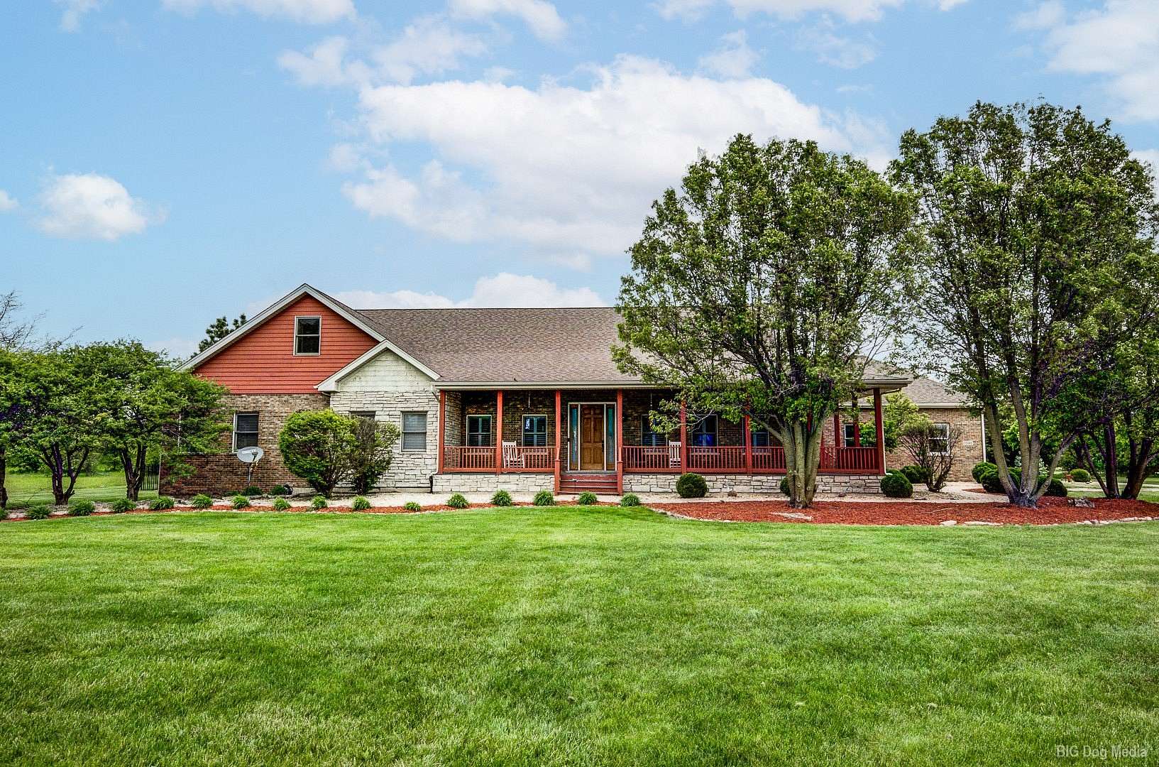 2.5 Acres of Land with Home for Sale in Frankfort, Illinois