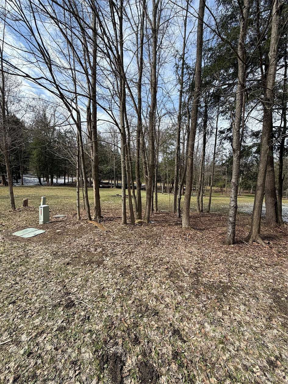 3 Acres of Residential Land for Sale in Wattsburg, Pennsylvania