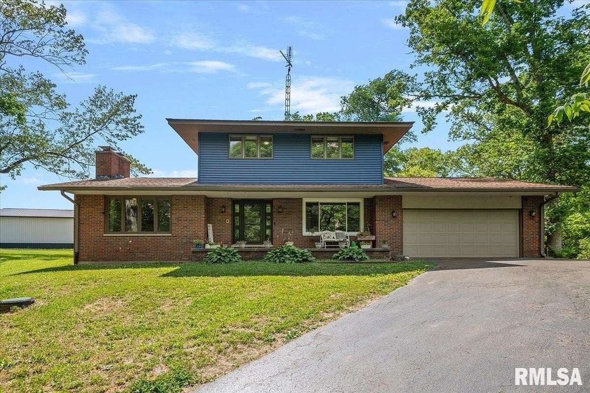 2 Acres of Land with Home for Sale in Springfield, Illinois