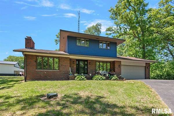 2 Acres of Land with Home for Sale in Springfield, Illinois