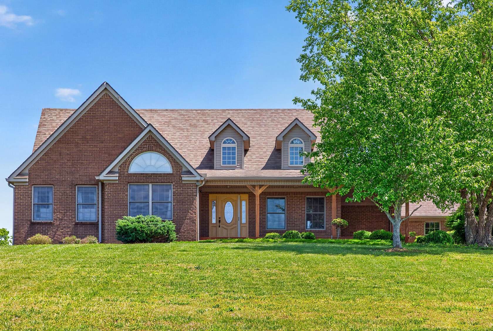 27 Acres of Land with Home for Sale in Lancaster, Kentucky