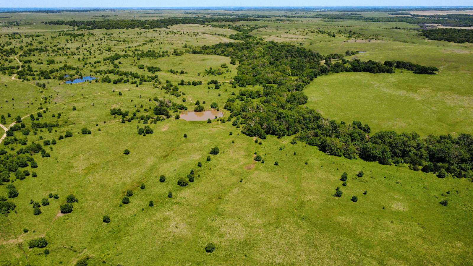 465 Acres of Land for Sale in Howard, Kansas