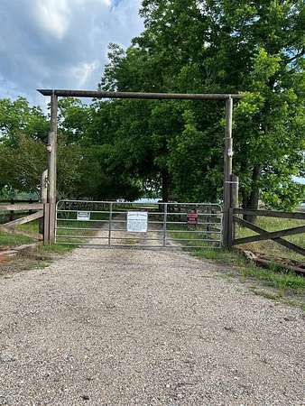 33 Acres of Agricultural Land with Home for Sale in Banks, Alabama