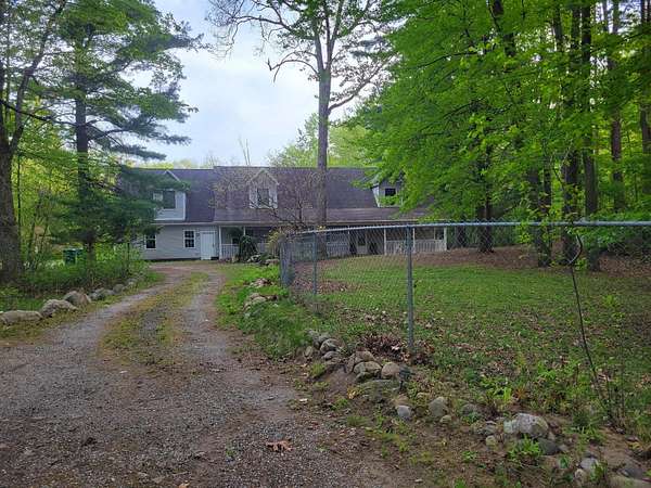 4.26 Acres of Land with Home for Sale in Birch Run, Michigan