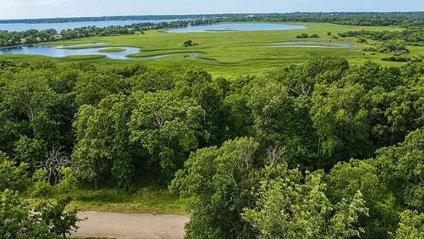 0.95 Acres of Residential Land for Sale in Mabank, Texas