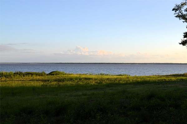 0.92 Acres of Residential Land for Sale in Mabank, Texas