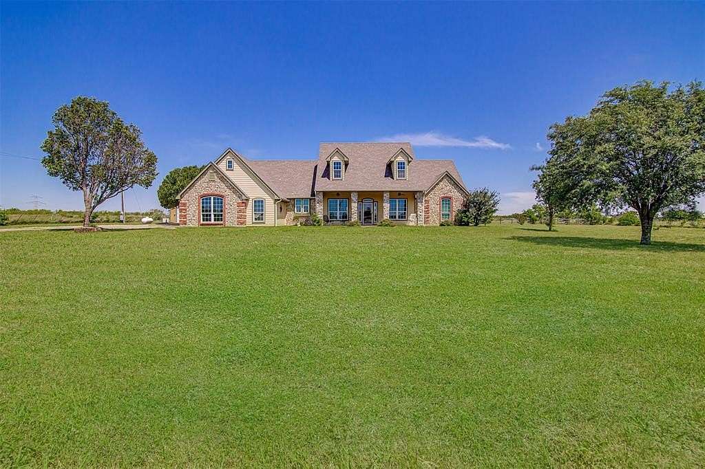 2.7 Acres of Land with Home for Sale in Alvarado, Texas