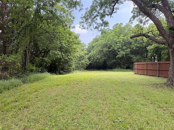 0.38 Acres of Residential Land for Sale in Farmersville, Texas