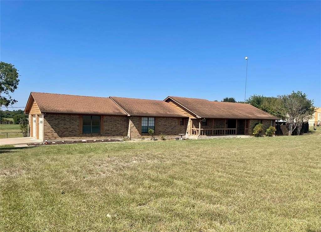 4.1 Acres of Land with Home for Lease in Thorndale, Texas