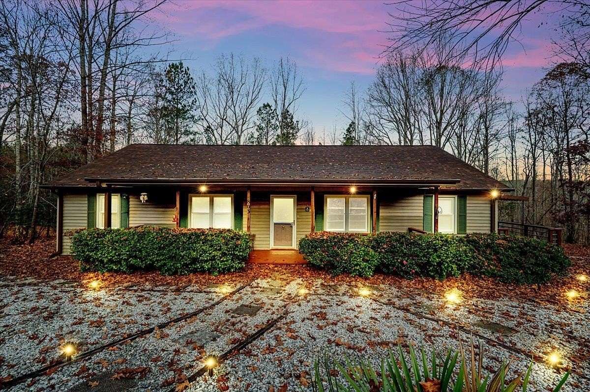 11.8 Acres of Land with Home for Sale in Pauline, South Carolina