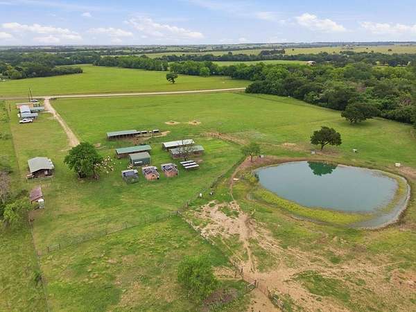 25 Acres of Recreational Land with Home for Sale in Hubbard, Texas