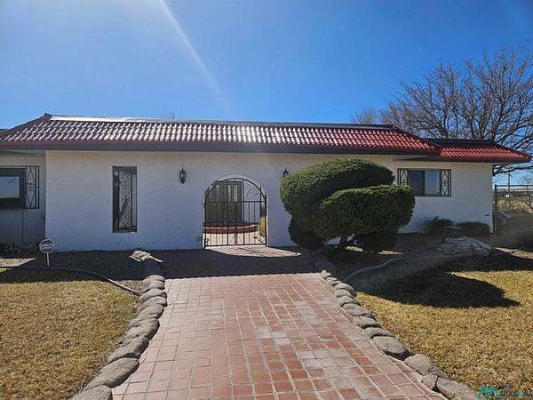 12.3 Acres of Land with Home for Sale in Roswell, New Mexico