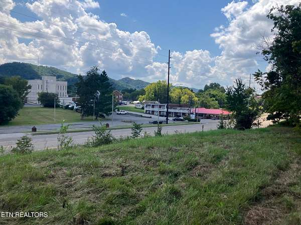 1.2 Acres of Residential Land for Sale in Maynardville, Tennessee