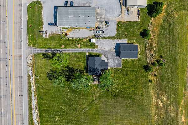2.5 Acres of Land with Home for Sale in Hopkinsville, Kentucky
