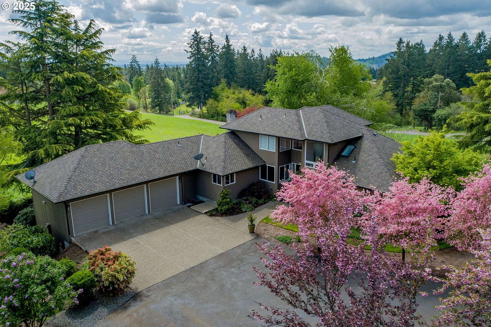 5.82 Acres of Land with Home for Sale in Sherwood, Oregon