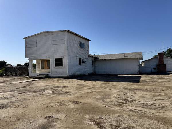 4.68 Acres of Land with Home for Sale in Porterville, California