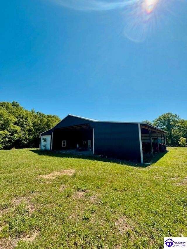 232 Acres of Land with Home for Sale in Tompkinsville, Kentucky