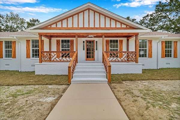 4 Acres of Land with Home for Sale in Thomasville, Georgia
