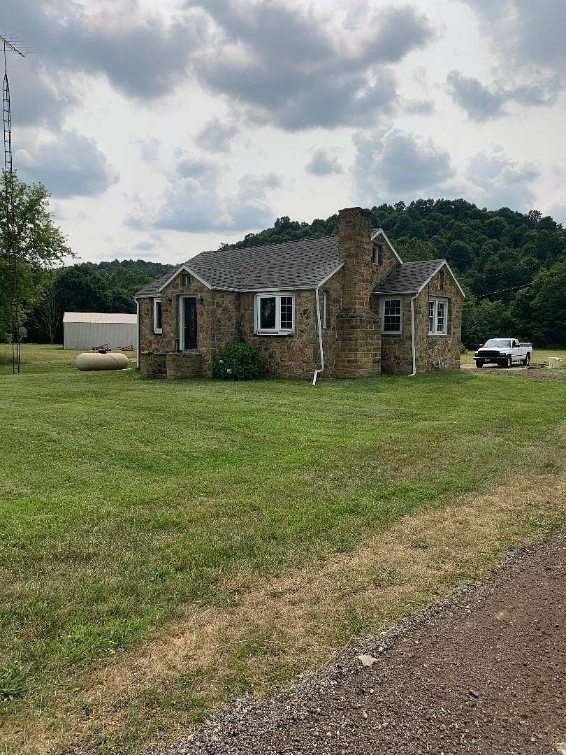 18.4 Acres of Land with Home for Sale in St. Louisville, Ohio