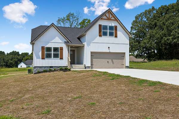 2 Acres of Land with Home for Sale in Dickson, Tennessee
